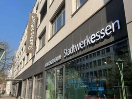 Haupteingang des Stadtwerke Essen Kundenzentrums auf der Rüttenscheider Straße in Essen
